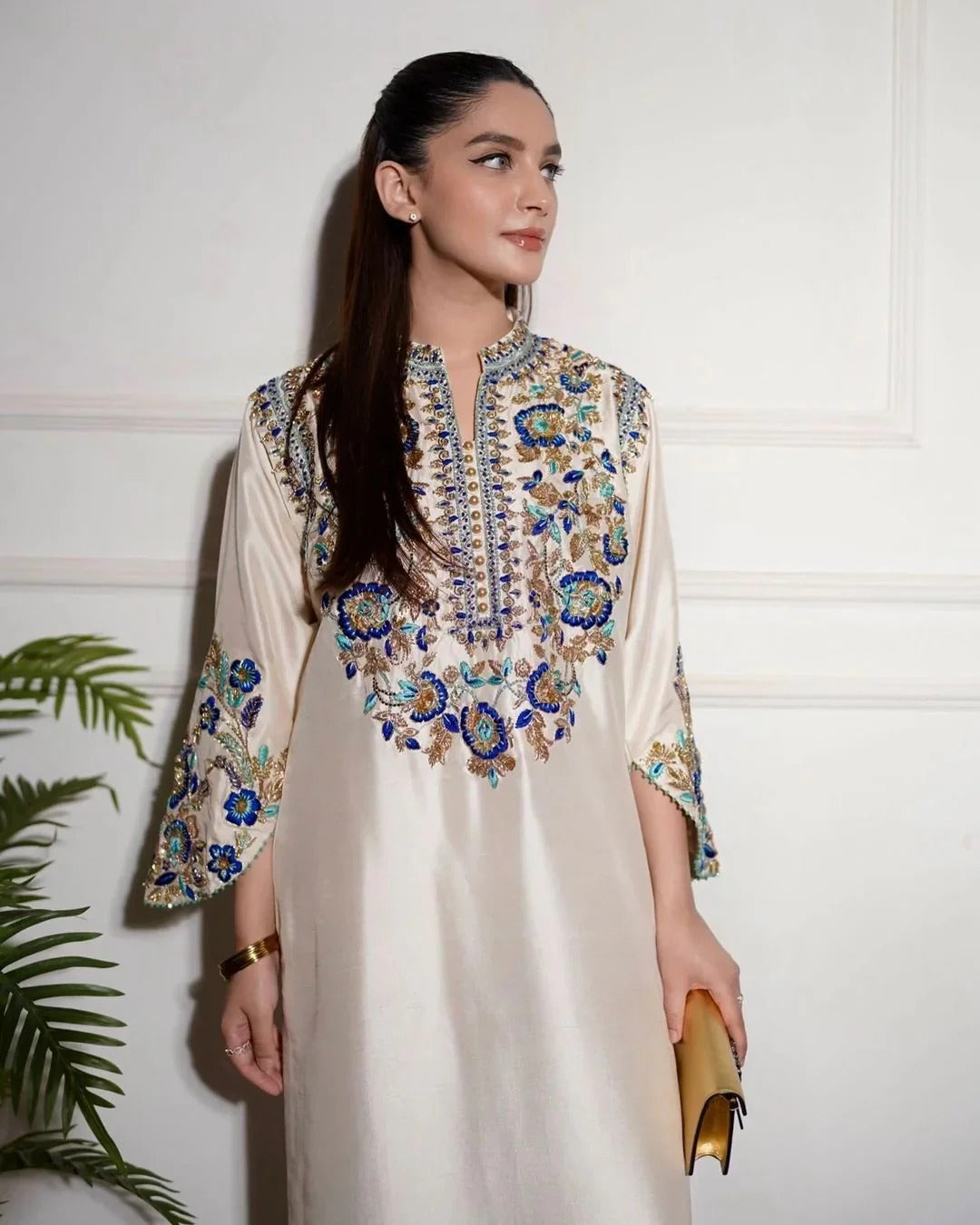 Alizay Saad – Ivory Embroidered Shirt with Flowing Dupatta